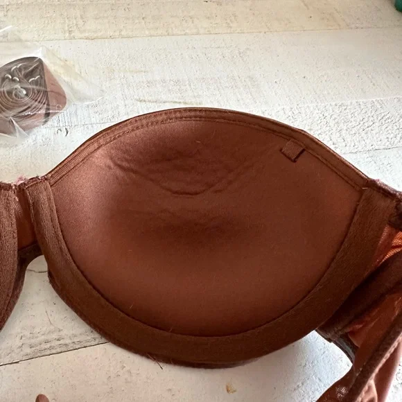 Calvin Klein bronzed strapless padded bra sz: 34A - Picture 5 of 7